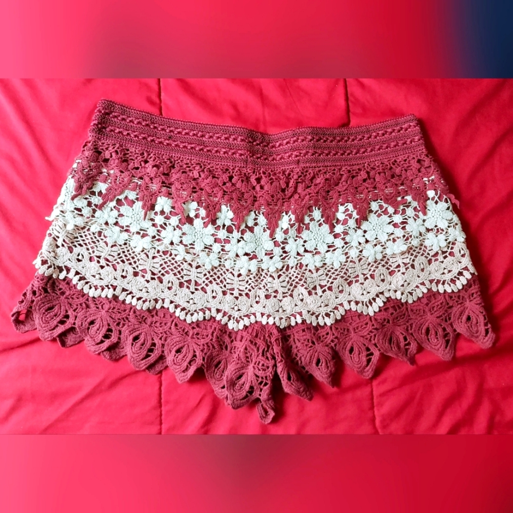 Burgundy Pink Crochet Women Short New Size M Pink Short